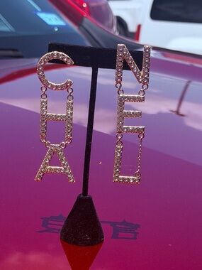 CHANEL 🚨 Attention Collectors Crystal Letter Drop Earrings